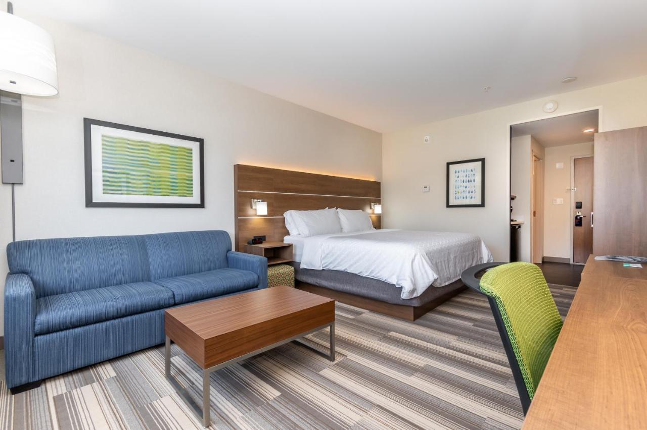 Express & - East An Ihg Chilliwack